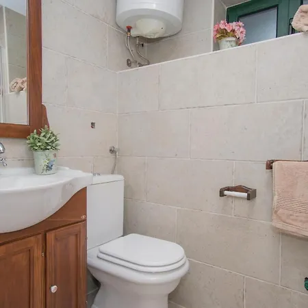 Amazing In With Jacuzzi Zagvozd